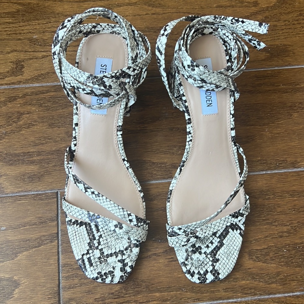 Steve Madden Size 9 Snakeskin Block Heel Strappy Sandals